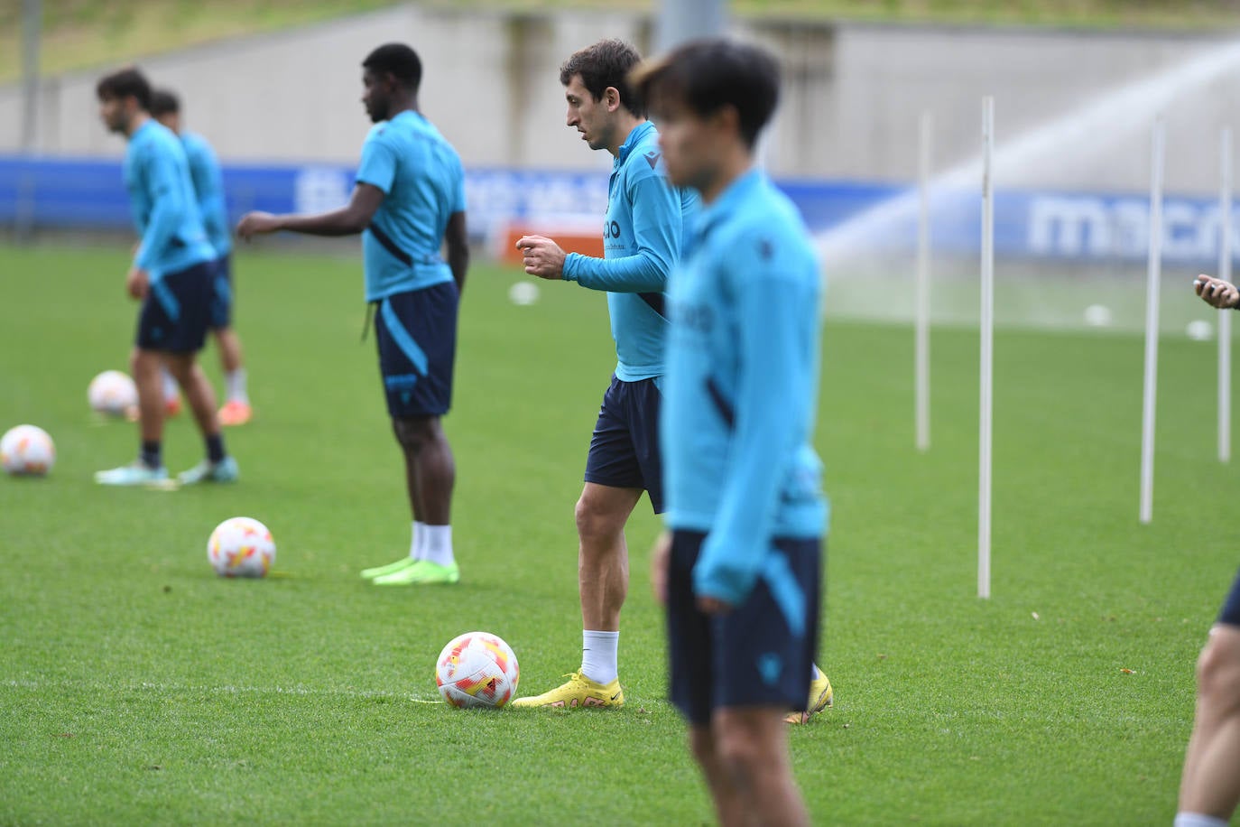 Fotos: Los realistas se ejercitan en Zubieta