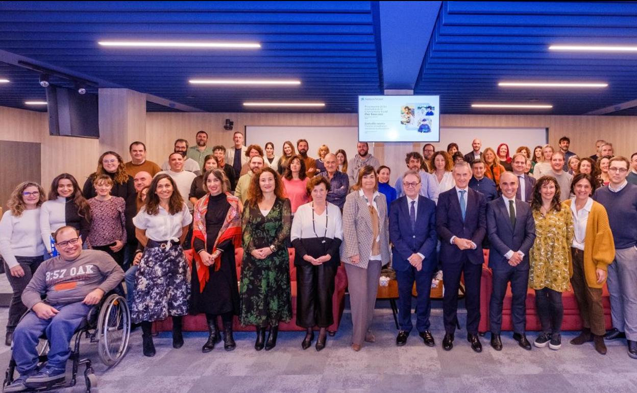 Presentación de la resolución de la convocatoria de ayudas sociales de la Fundación La Caixa. 