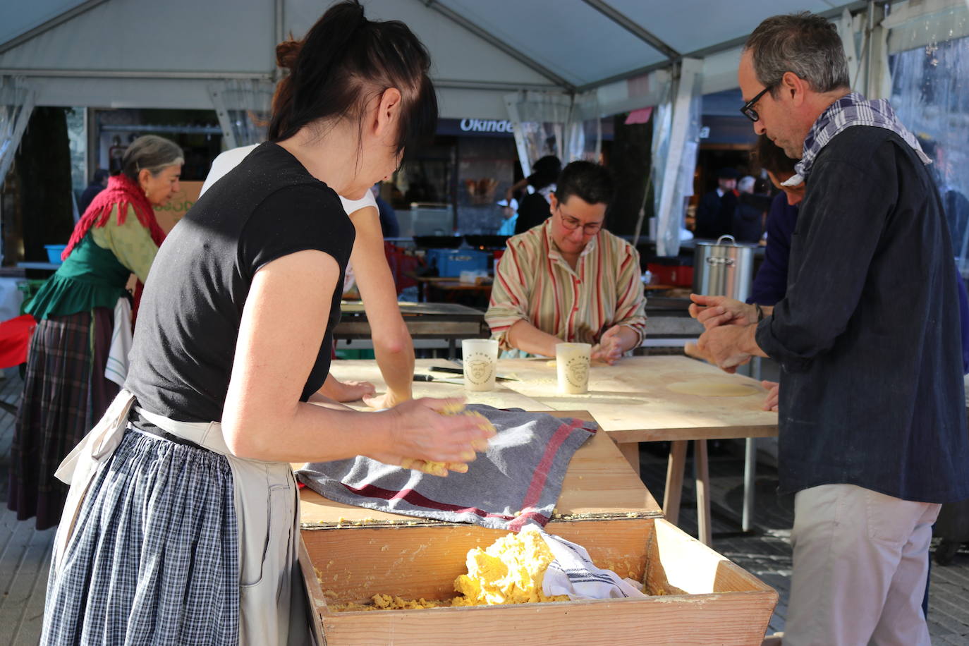 Fotos: Errenteria se vuelca con Santo Tomás