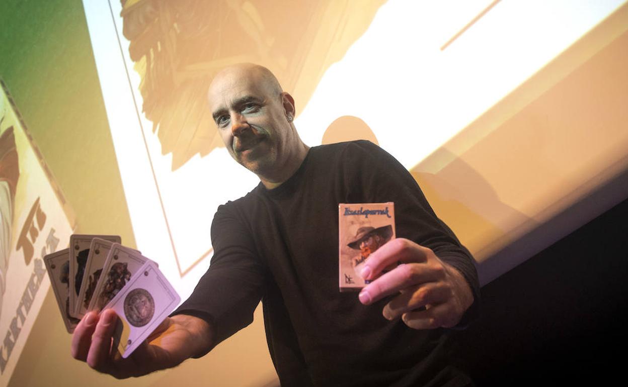 Dani Fanok kartetan azaltzen diren pertsonaiak aurkeztu zituen. 