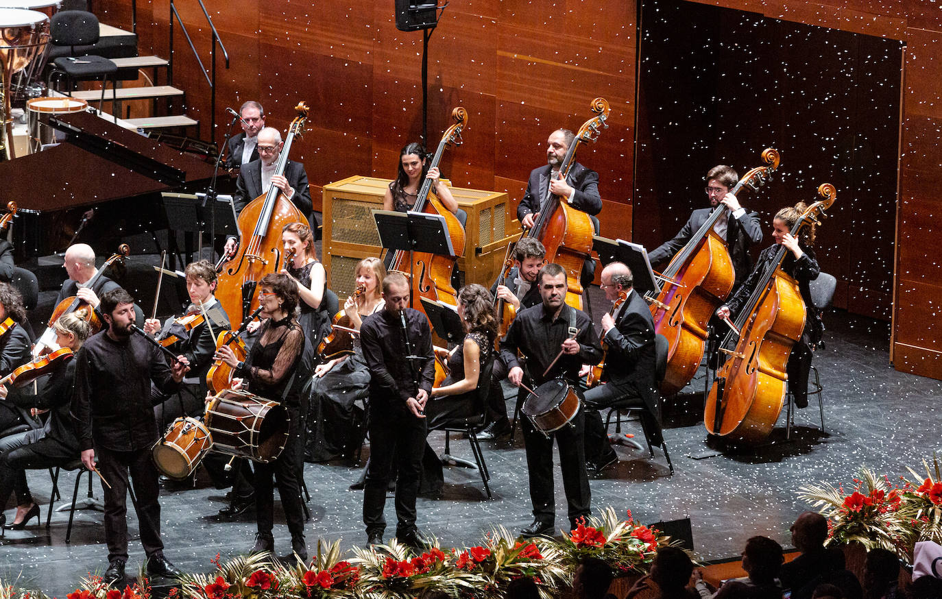 Los txistularis de Zerizan Taldea, Iñigo Azkue, Maria Jesus Arratibel, Mikel Oliveri e Iñaki Letamendia, interpretaron a Pablo Sorozábal.