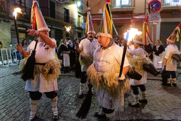 Fotos: Irun deja sus cartas a Olentzero