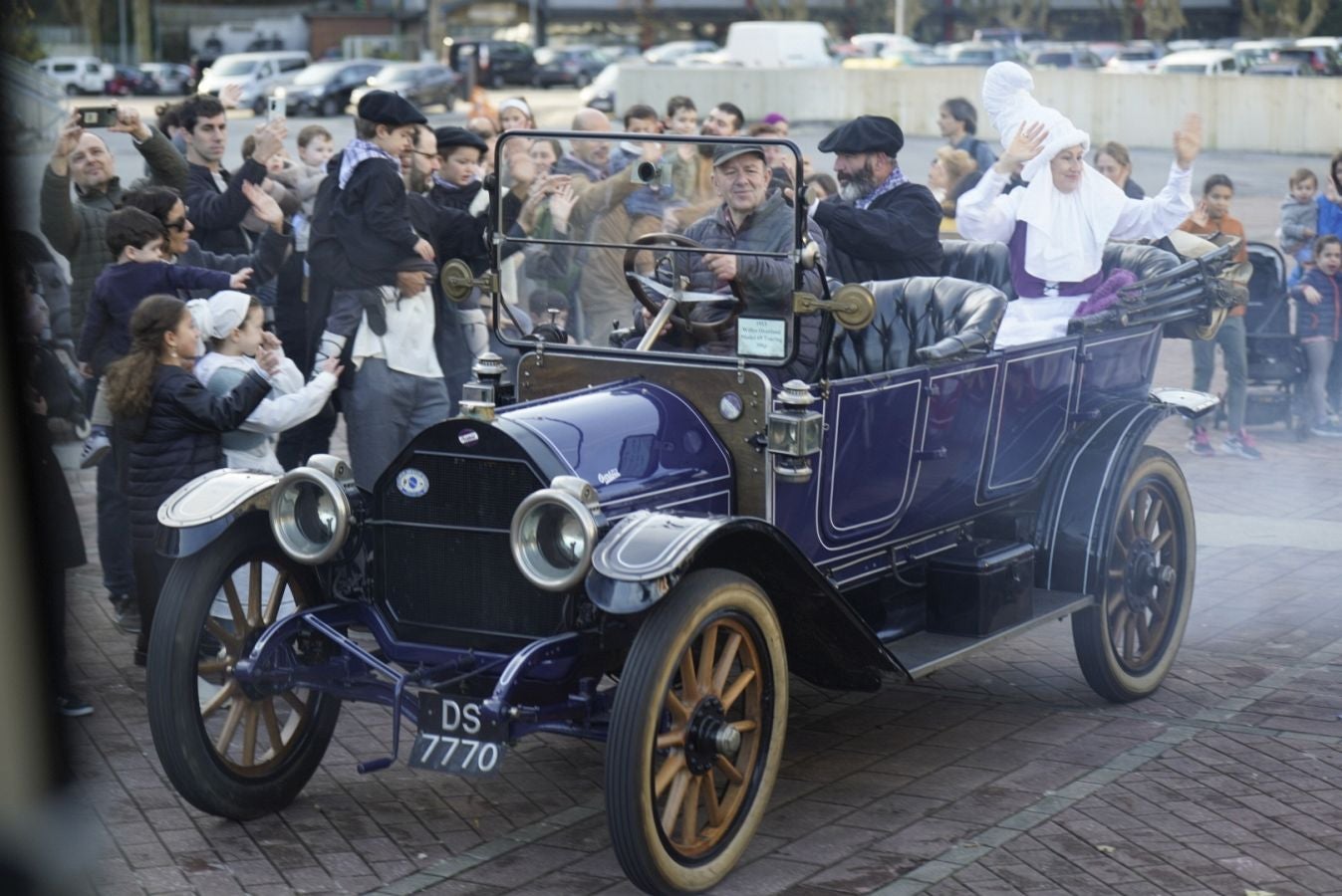 Fotos: Olentzero y Mari Domingui reparten ilusión en Donostia