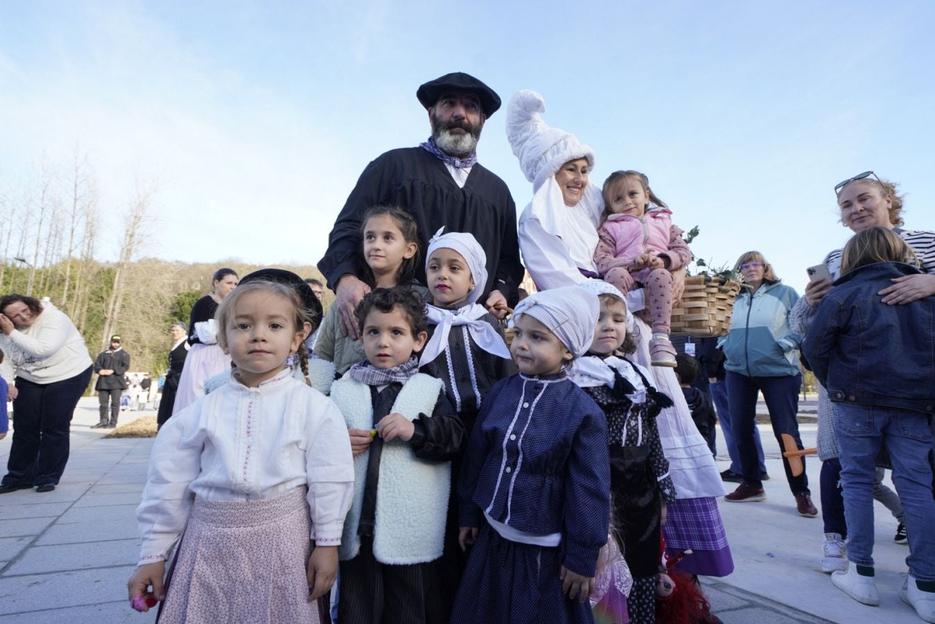 Fotos: Olentzero y Mari Domingui reparten ilusión en Donostia
