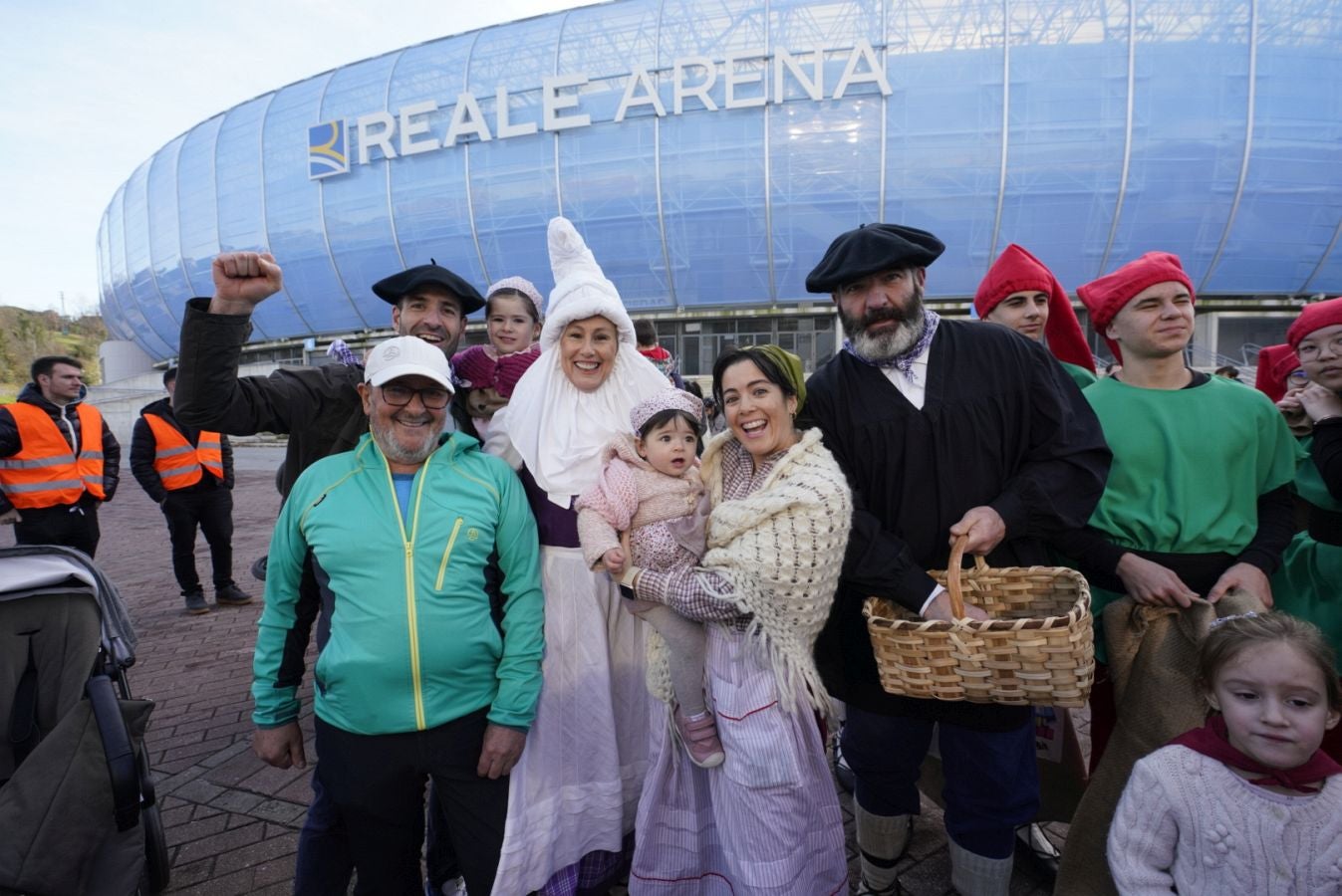 Fotos: Olentzero y Mari Domingui reparten ilusión en Donostia