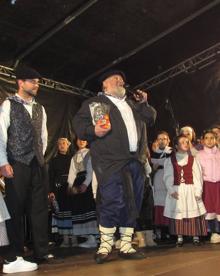 Imagen secundaria 2 - Intenso recorrido de Olentzero y Mari Domingi por toda Gipuzkoa