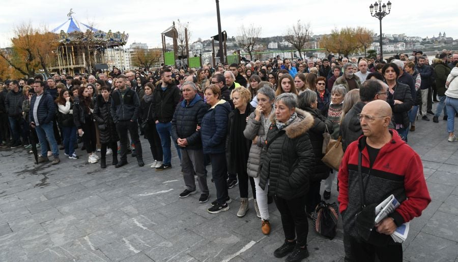 Fotos: Dolor y lágrimas en la concentración en recuerdo a Lukas Agirre