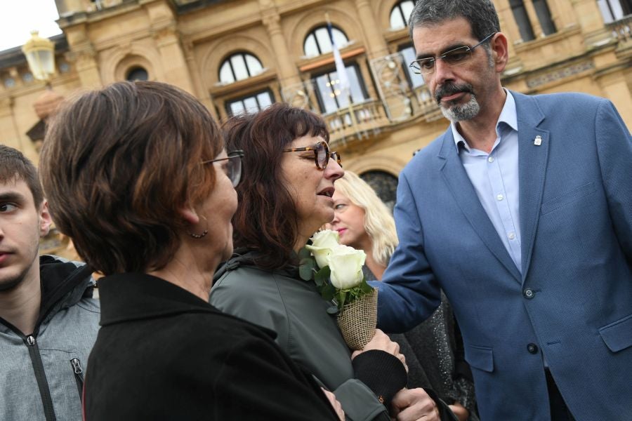 Fotos: Dolor y lágrimas en la concentración en recuerdo a Lukas Agirre