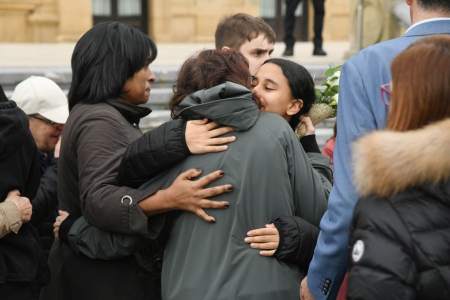 Fotos: Dolor y lágrimas en la concentración en recuerdo a Lukas Agirre