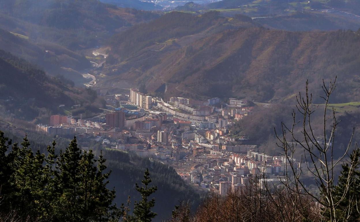 Las limitaciones de suelo de Eibar fueron recogidas por Gregorio Mujika en su Monografía Histórica. 