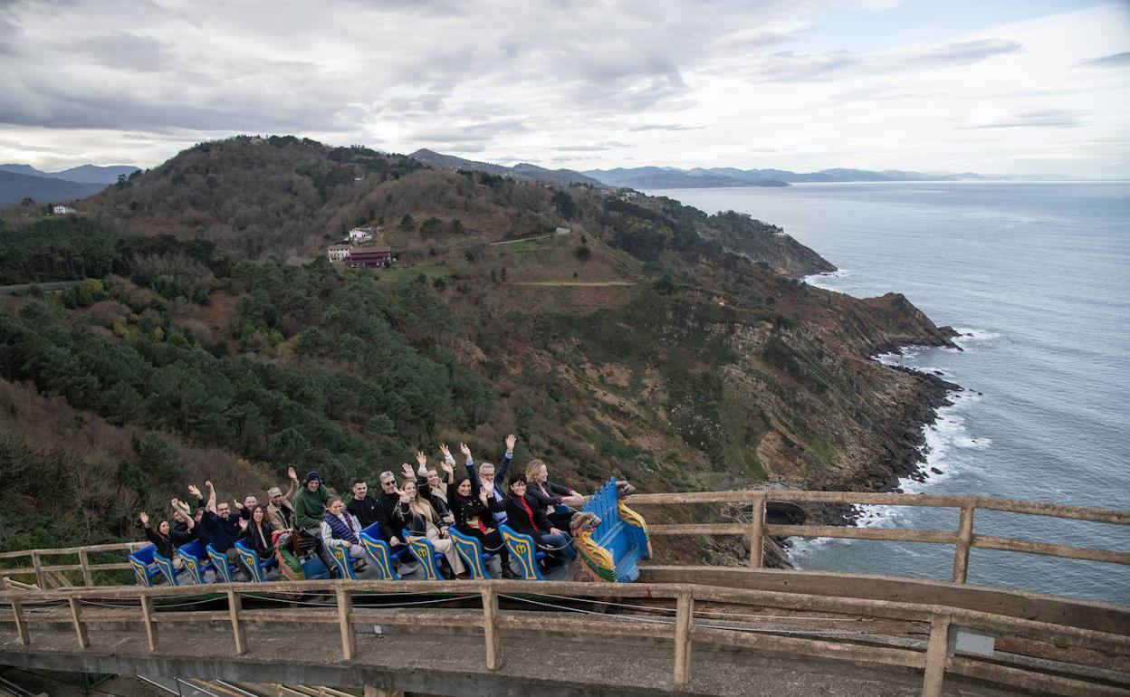 Dos vueltas extra para los políticos, el hijo de Loquillo y las Twin Melody