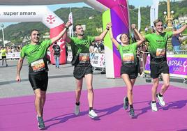 Un equipo de Orona cruza la línea de meta en la última edición de la carrera.