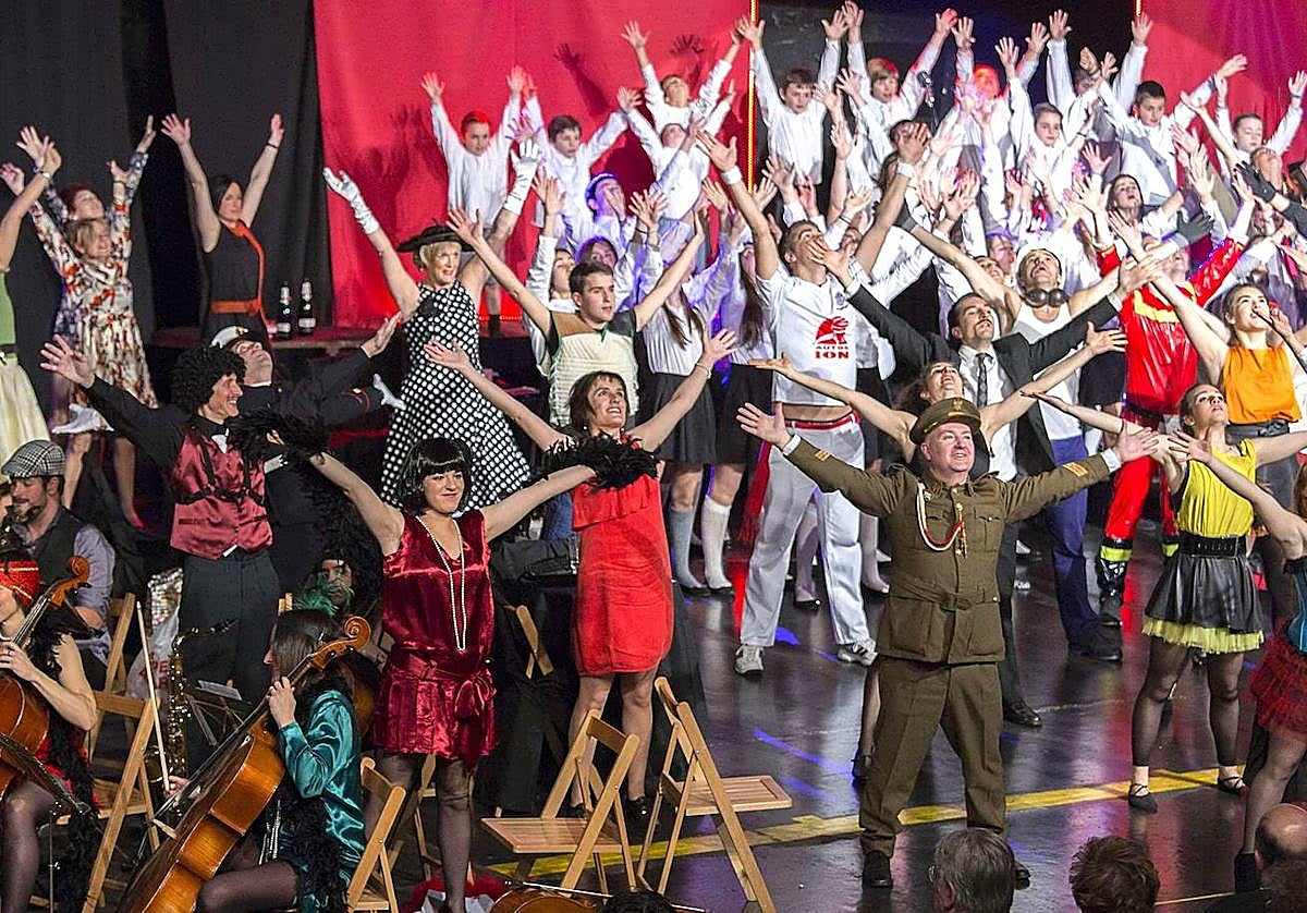 La mítica película 'Cabaret' fue la referencia sobre la que giró el concierto de Carnaval de 2015 con un tutti en la despedida.