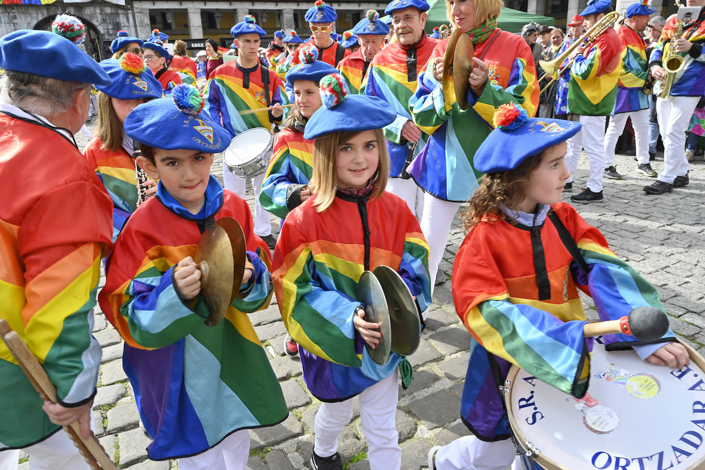 Asteartita pone el broche final a los carnavales de Tolosa