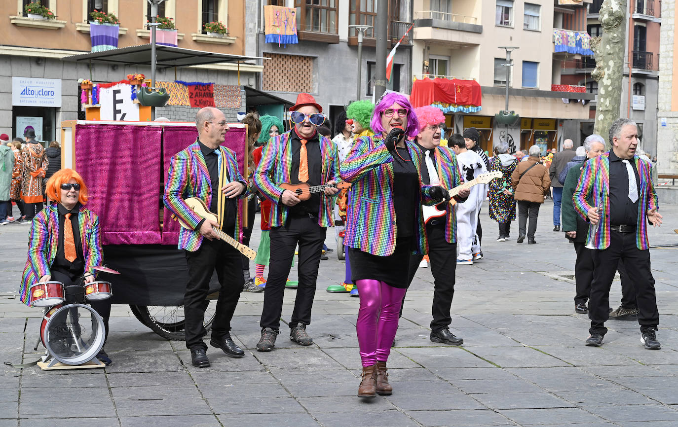 Asteartita pone el broche final a los carnavales de Tolosa