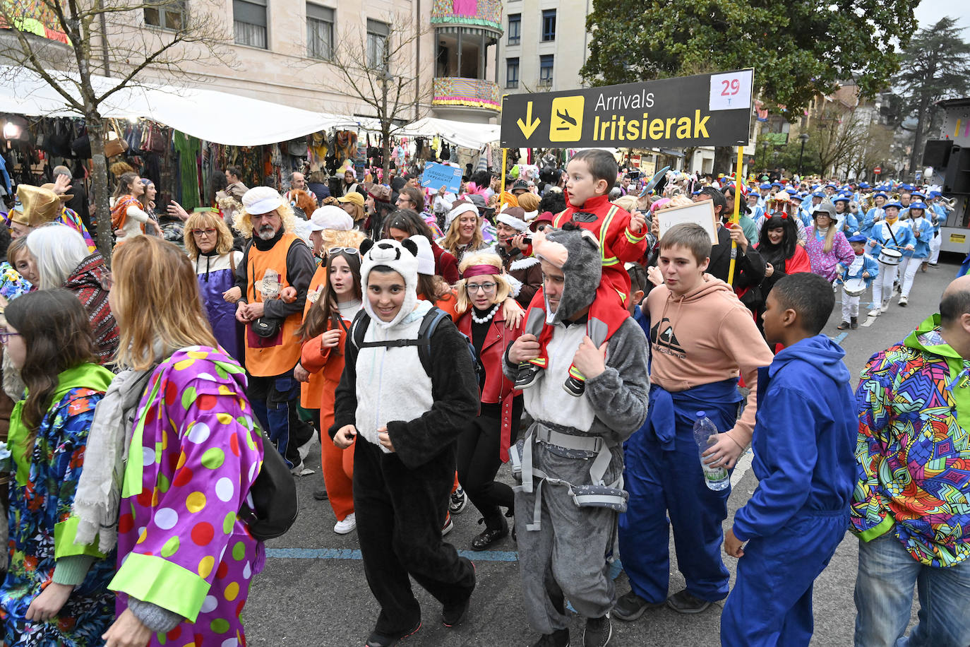 Asteartita pone el broche final a los carnavales de Tolosa