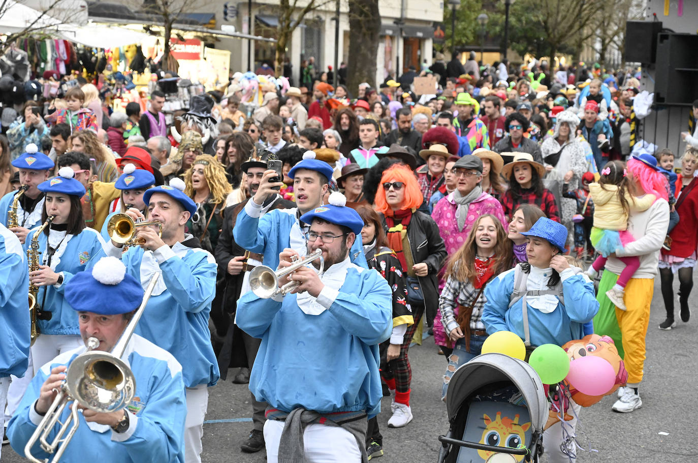 Asteartita pone el broche final a los carnavales de Tolosa