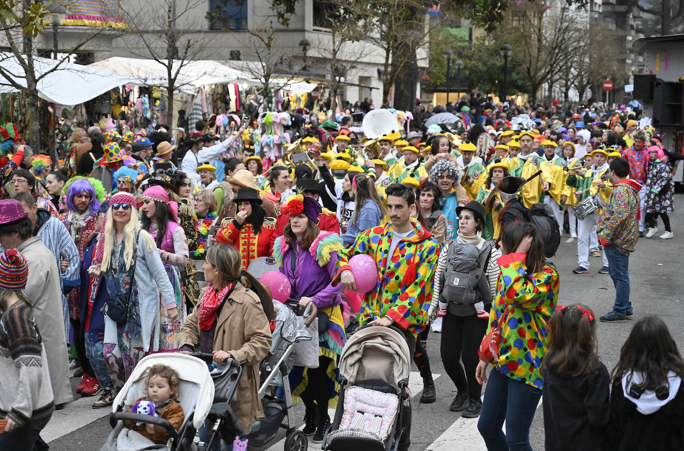 Asteartita pone el broche final a los carnavales de Tolosa