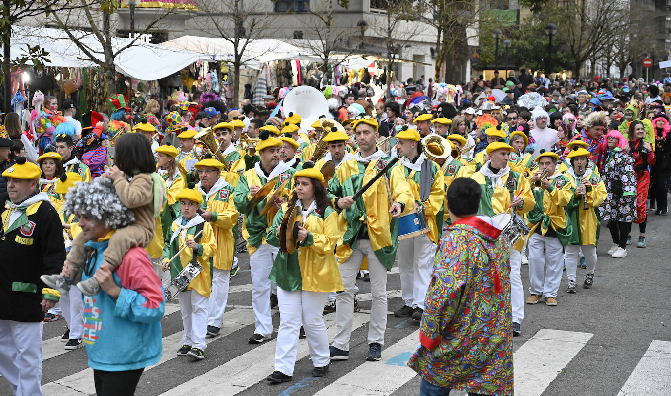 Asteartita pone el broche final a los carnavales de Tolosa
