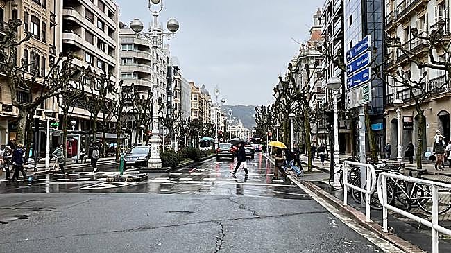 Imagen después - Los conductores que no pusieron cadenas sufrieron algún susto