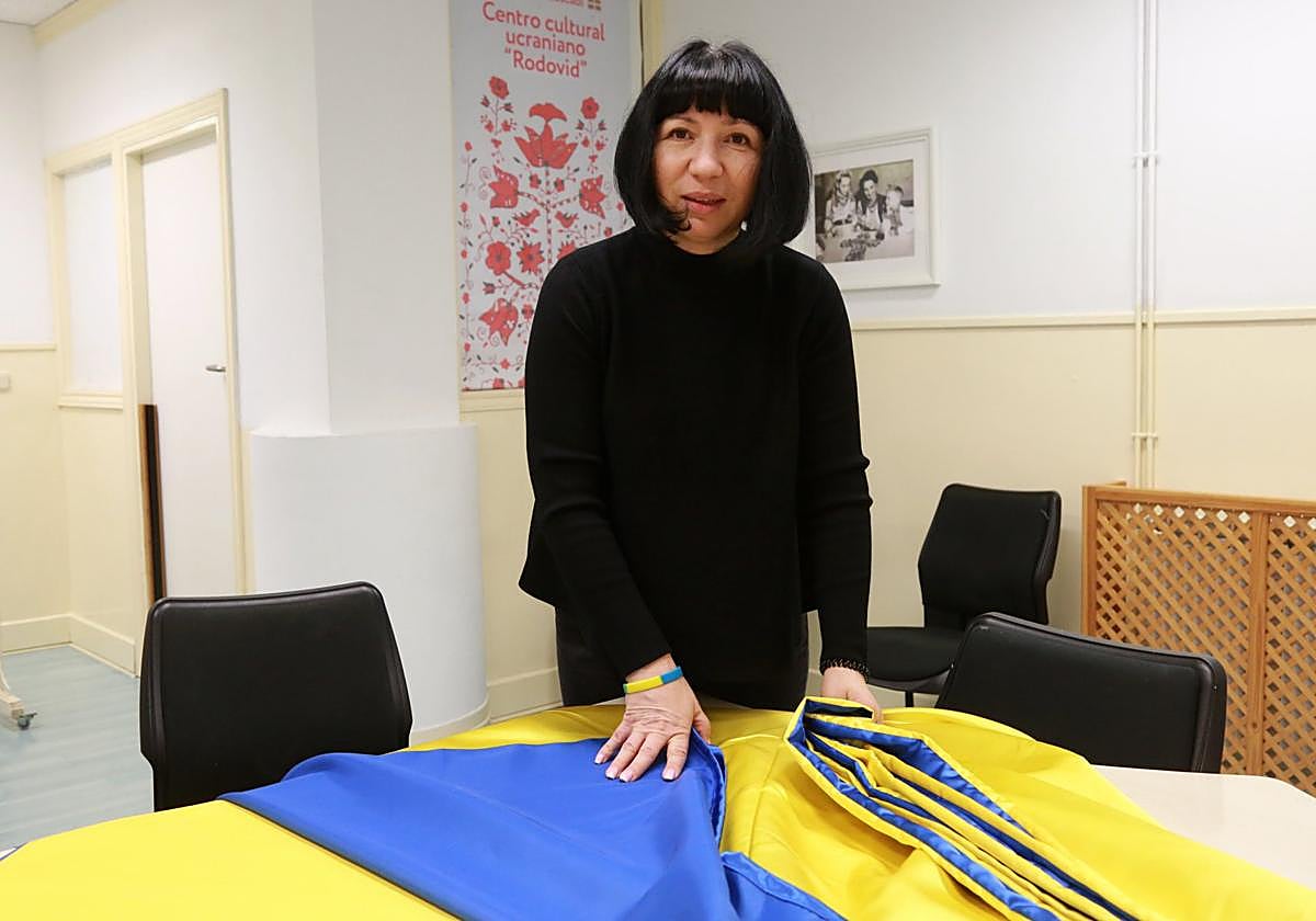 Natalya Mykhaylevska recibe a DV en la sede de la asociación Ucrania-Euskadi en Donostia.