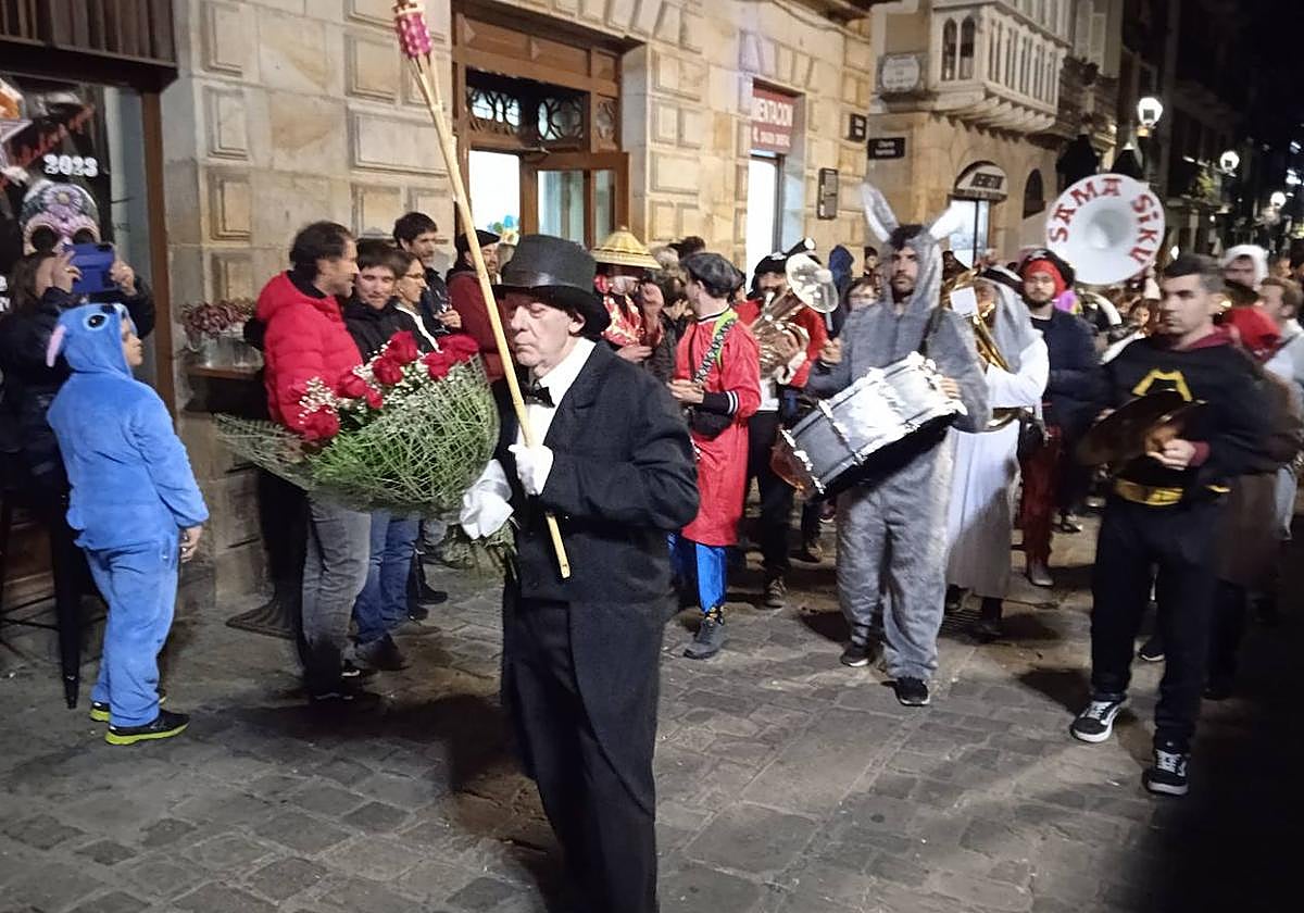 Un multitudinario Entierro de la Sardina despidió el carnaval