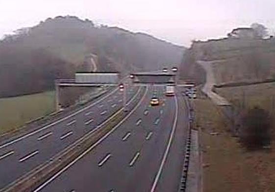 Dos accidentes con hasta siete vehículos implicados generan atascos en la AP-8 y la A-636