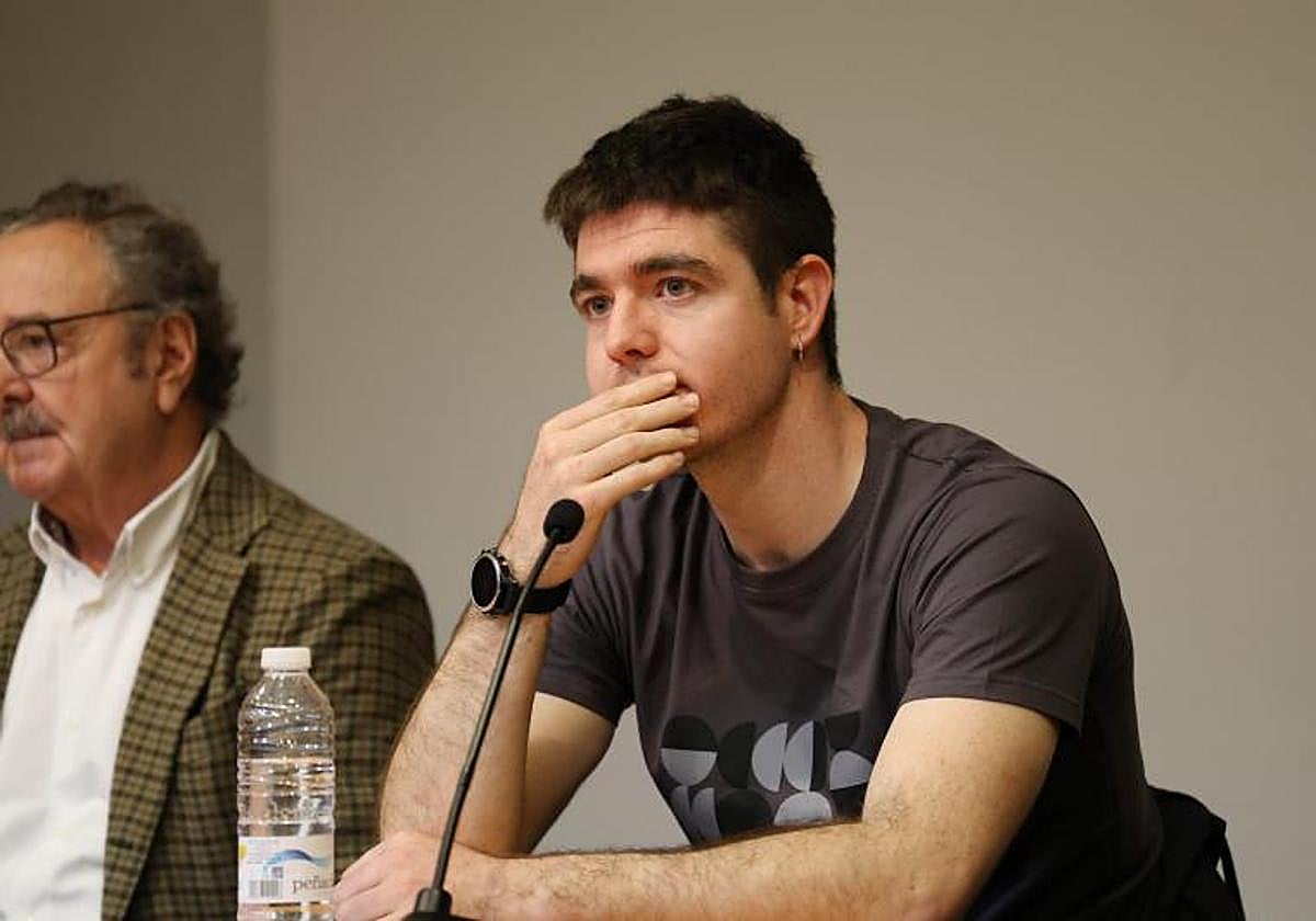 Iker Irribarria: «Todos los médicos que han tratado la rodilla me han recomendado dejar la pelota»