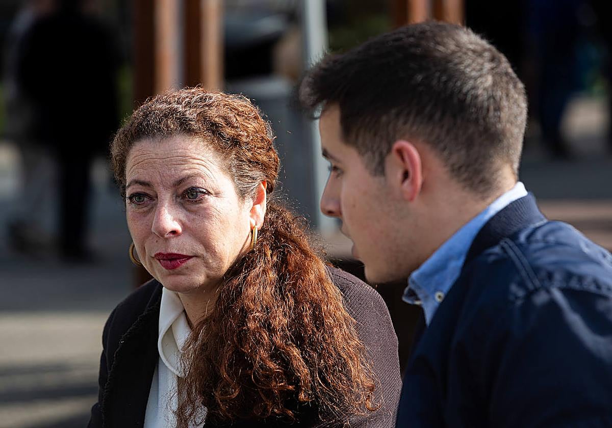 Fátima e Iker, madre y hermano de Santi Coca.