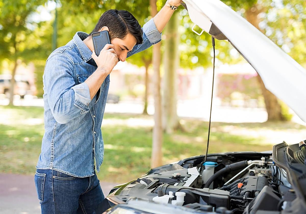 Muchos conductores hemos sentido la impotencia de quedarnos 'tirados' en la carretera, muchas veces por no haber estado pendientes del vehículo.