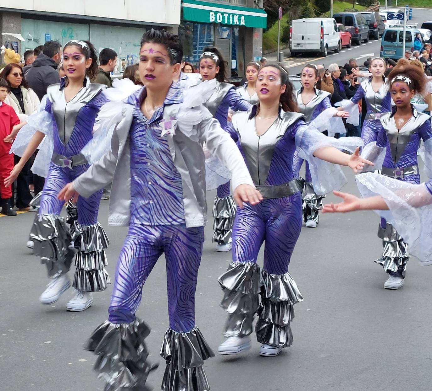 La magia del Carnaval alegra Trintxerpe