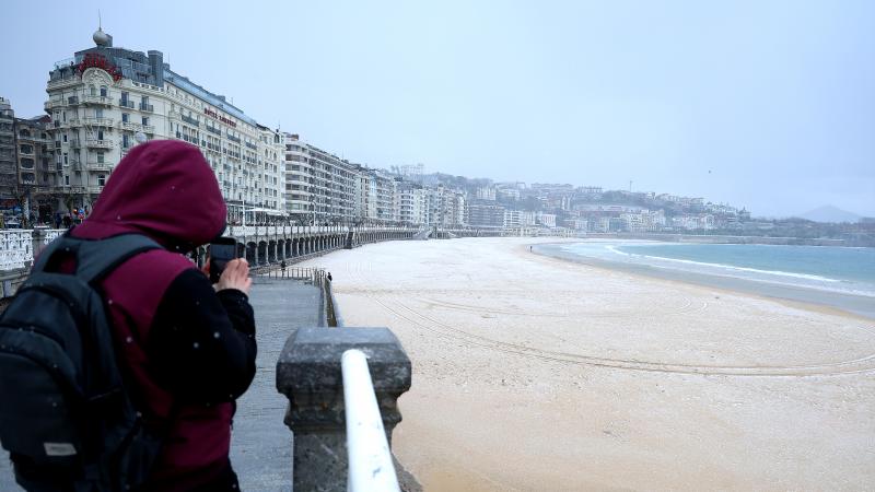 Nieve en la playa de La Concha