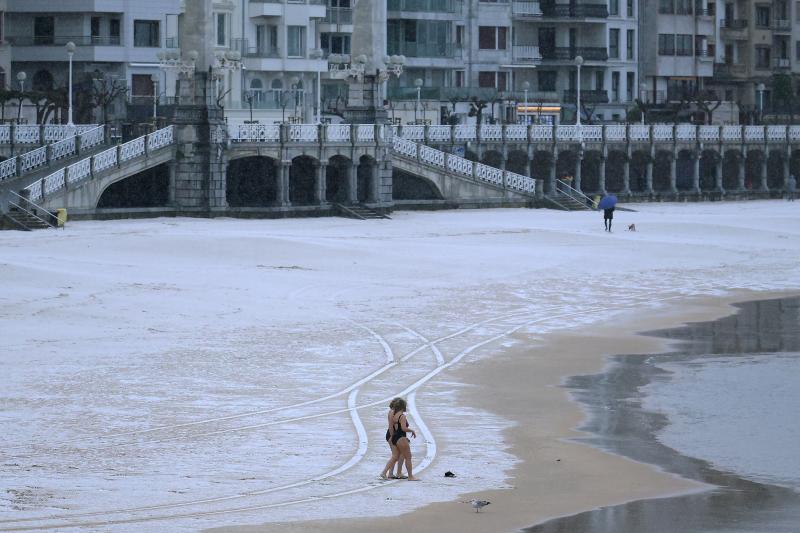 Nieve en la playa de La Concha
