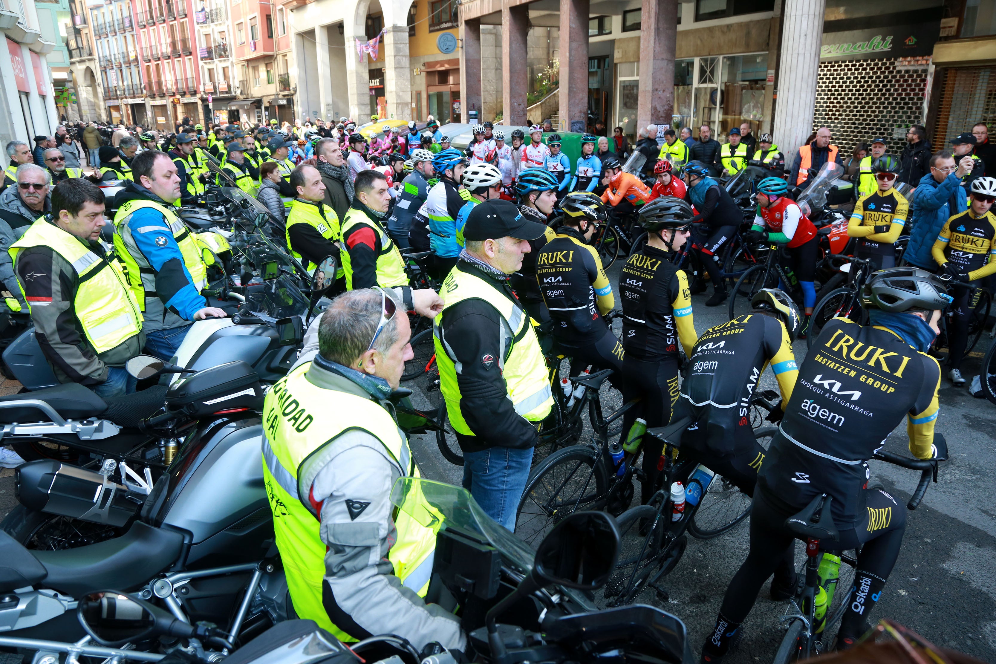 Protesta del ciclismo guipuzcoano