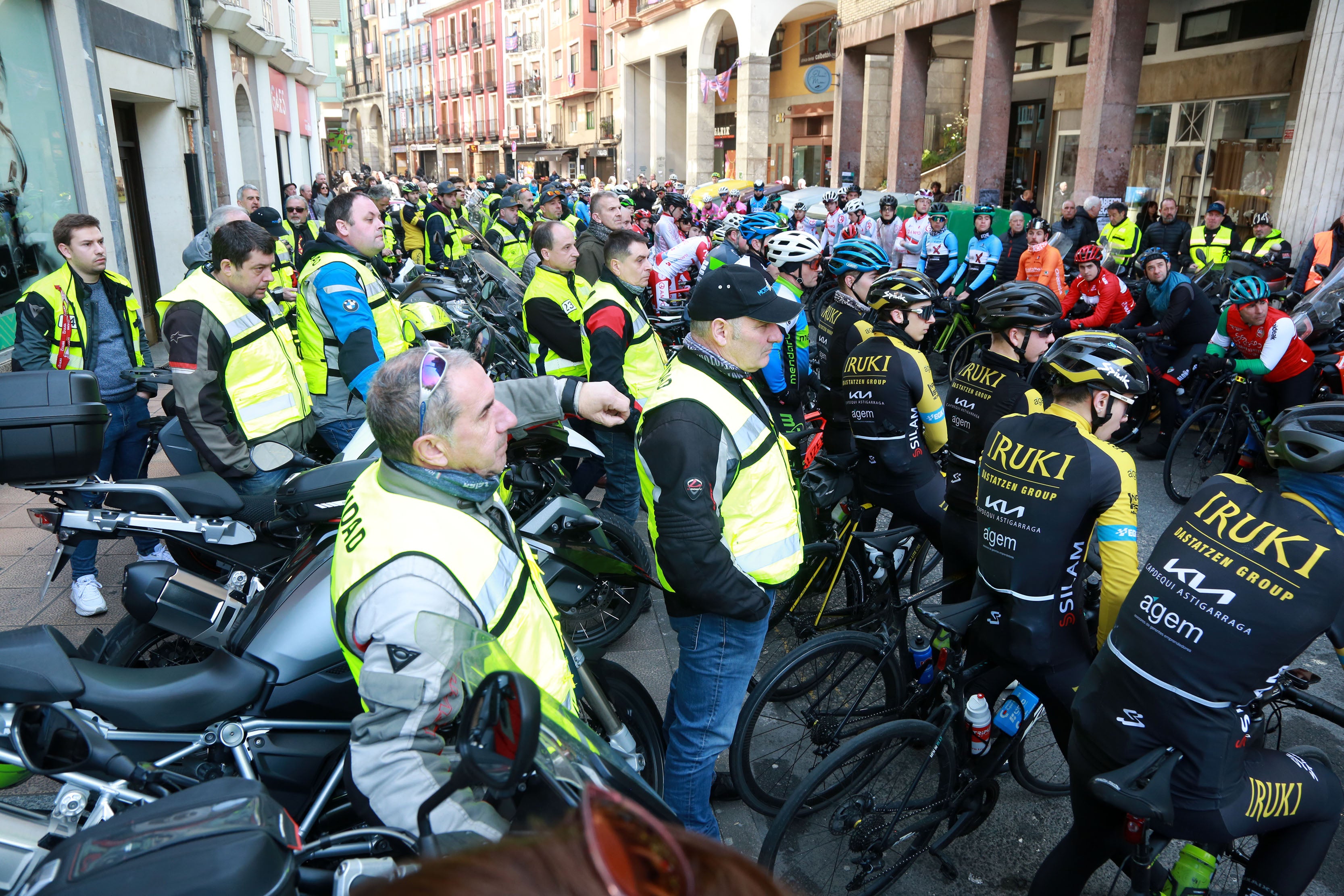 Protesta del ciclismo guipuzcoano