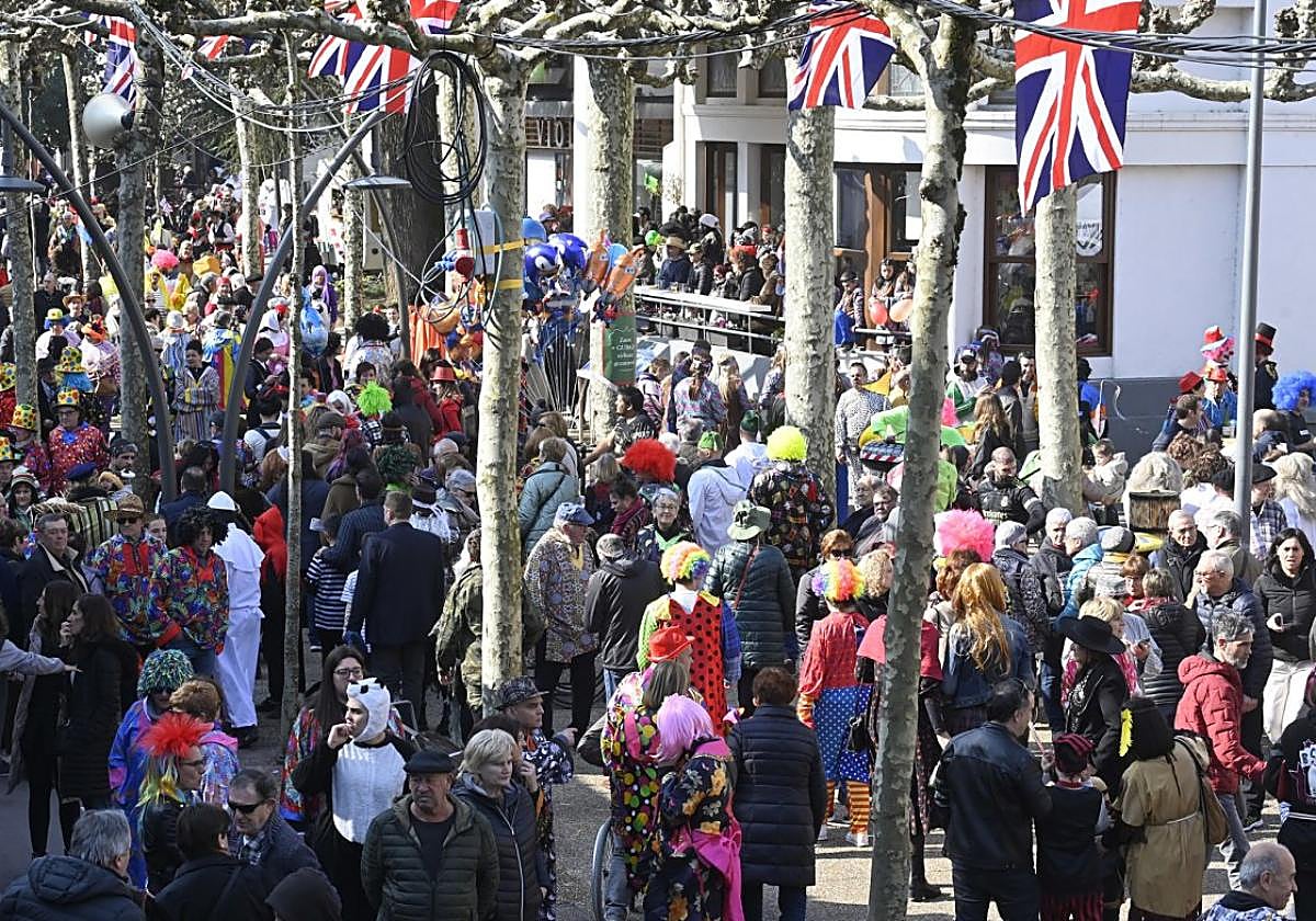Una de las imágenes que ofreció el Domingo de Carnaval, el día más concurrido de las fiestas.
