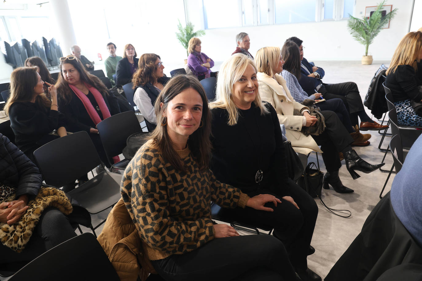 Amaia Azcue, alcaldesa de Berastegi y Pilar Legarra, alcaldesa de Asteasu.