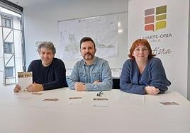Txus Alonso, Agustín Valdivia y Nagore Durán, en la presentación de este martes en el ayuntamiento de Lasarte-Oria.