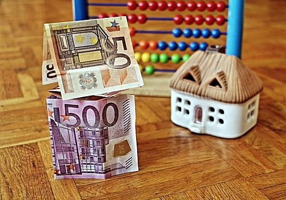 La imparable subida del euríbor está ahogando a las familias con hipotecas variables.