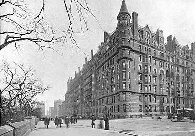 Imagen de los Navarro Apartments, ocho edificios de otras tantas plantas que levantó frente a Central Park dotados de comodidades inéditas.