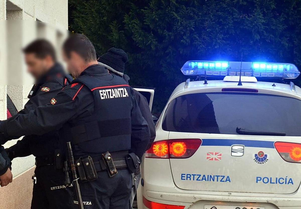 La Ertzaintza interviene para evitar una pelea entre jóvenes en el barrio de Gros