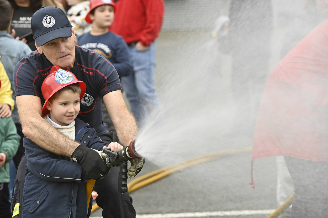Las mejores imágenes de la jornada de puertas abiertas en el parque de bomberos