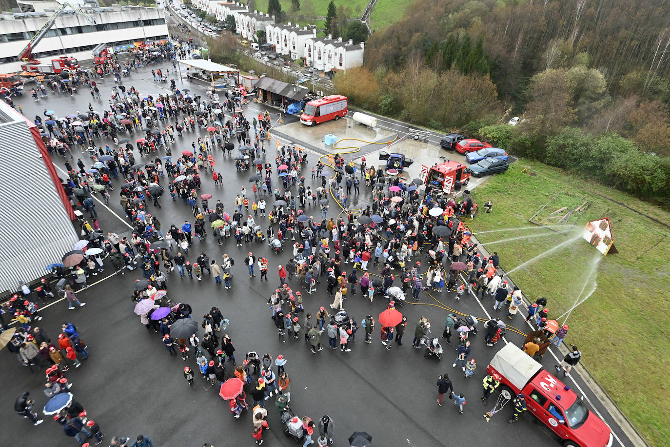 Las mejores imágenes de la jornada de puertas abiertas en el parque de bomberos