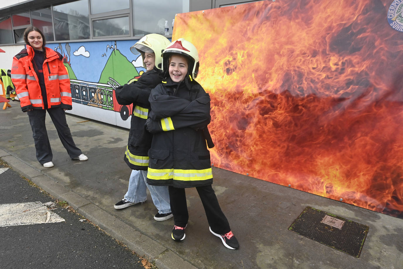 Las mejores imágenes de la jornada de puertas abiertas en el parque de bomberos
