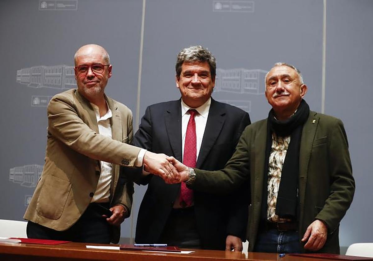 Unai Sordo, José Luis Escrivá y Pepe Álvarez sellan el acuerdo.