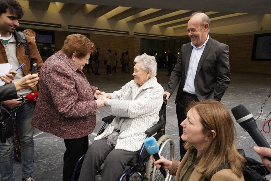 Homenaje a los niños y niñas de la guerra