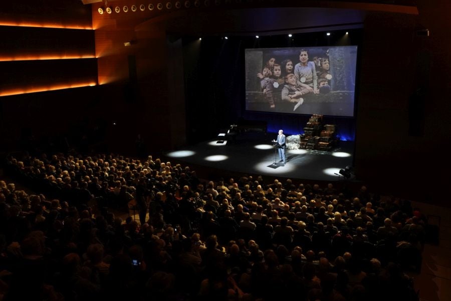 Homenaje a los niños y niñas de la guerra
