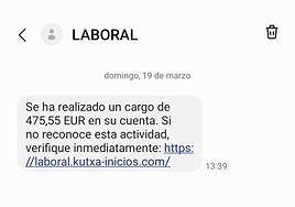 Formato de uno de los mensajes fraudulentos que suplantan a Laboral Kutxa.