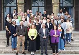 Los candidatos del PSE a las Juntas Generales, encabezados por José Ignacio Asensio, este jueves en el Palacio Miramar de San Sebastián.