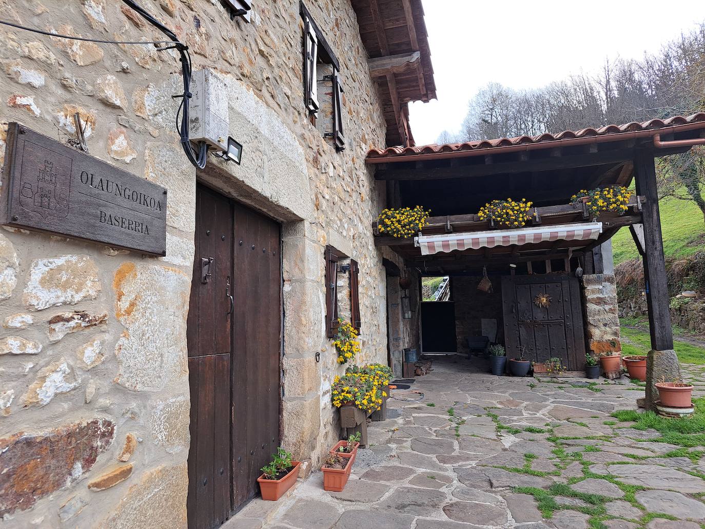 Aitzorrotz, una mole sobre el Alto Deba